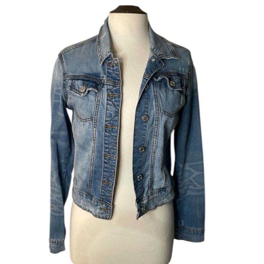 Mossimo denim jacket lightly distressed  | size S